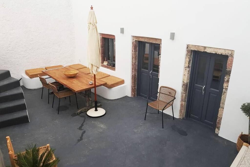 فيلا Santorini Folia Cave House With Jacuzzi Pýrgos المظهر الخارجي الصورة